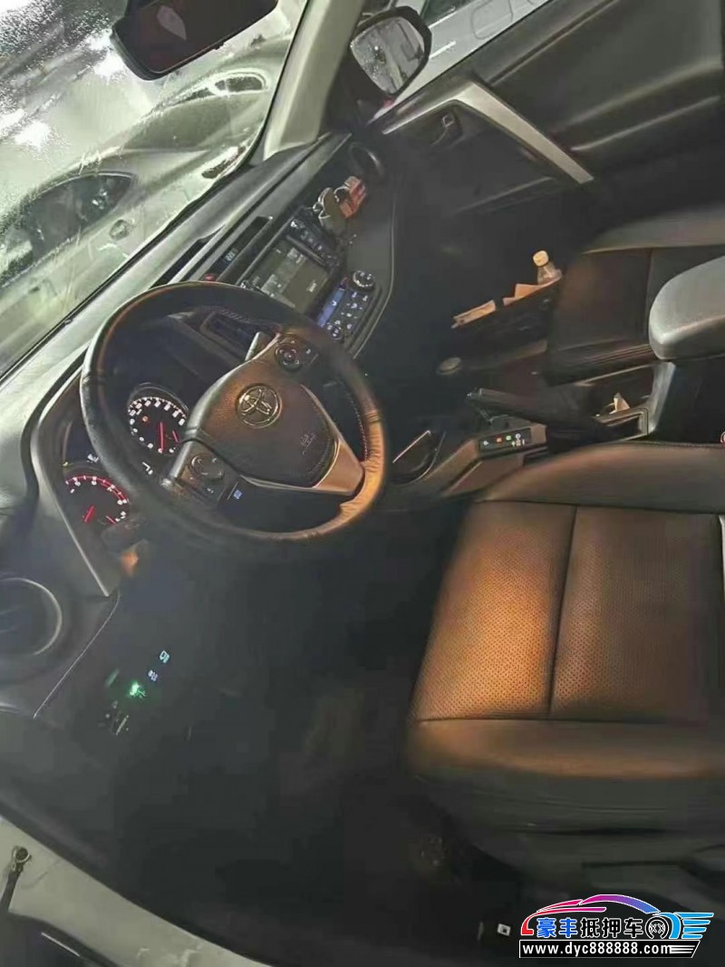 19年丰田RAV4轿车抵押车出售