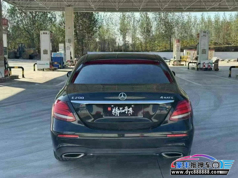 17年奔驰E轿车抵押车出售