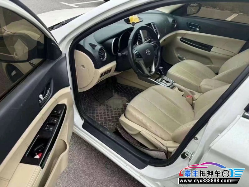 15年长安逸动轿车抵押车出售