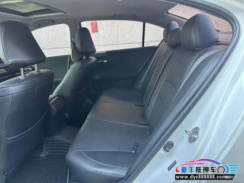 17年本田雅阁轿车抵押车出售