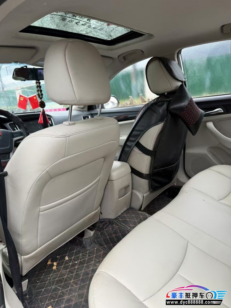 17年荣威360轿车抵押车出售