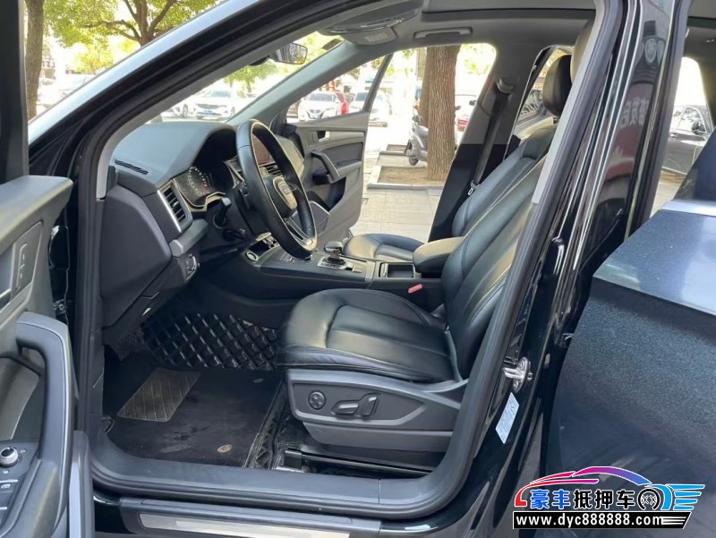 19年奥迪Q5轿车抵押车出售