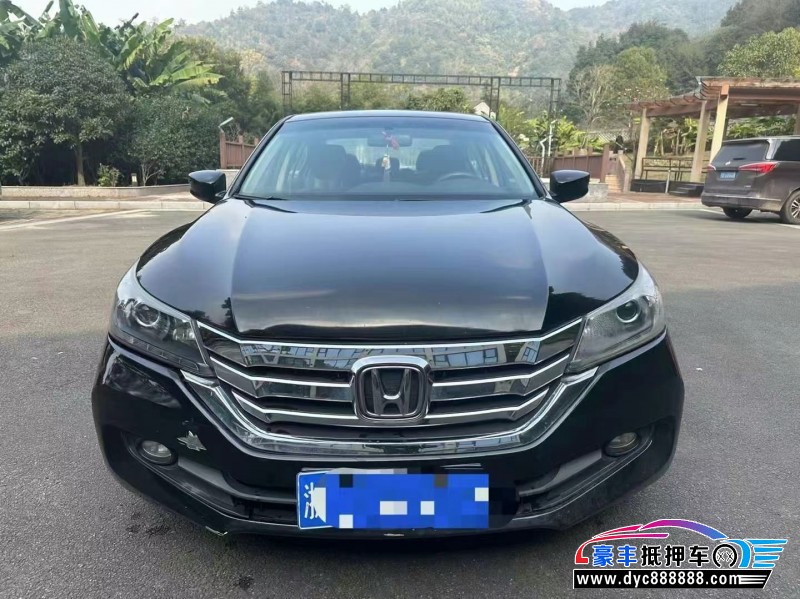 16年本田雅阁轿车抵押车出售