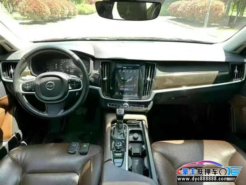 19年沃尔沃S90轿车抵押车出售