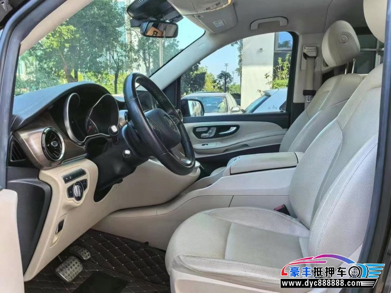 21年奔驰V轿车抵押车出售