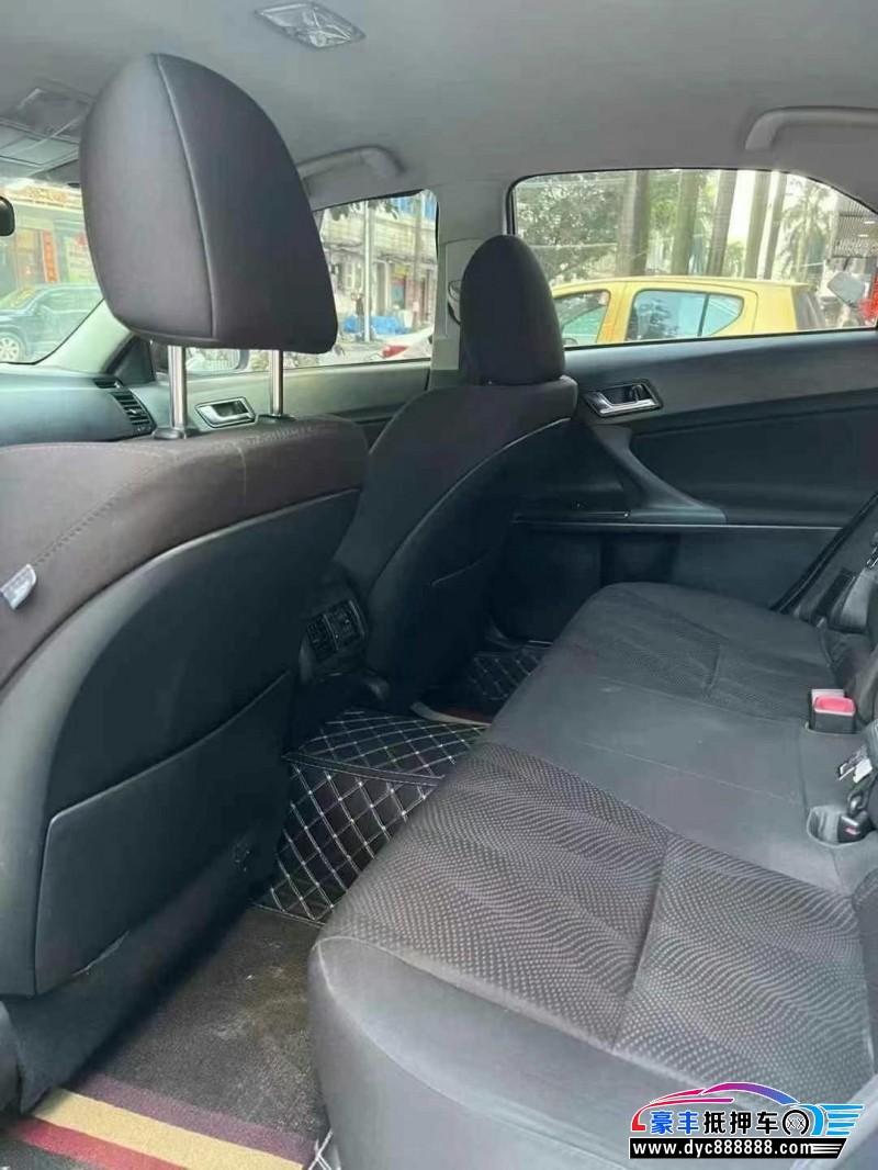 14年丰田锐志轿车抵押车出售