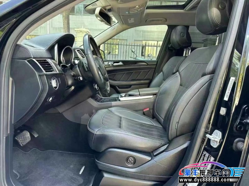 16年奔驰GL轿车抵押车出售