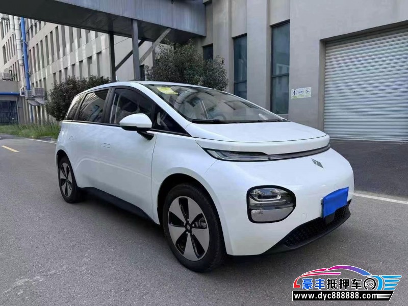 24年宝骏云朵轿车抵押车出售