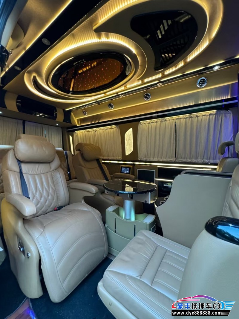 17年奔驰斯宾特轿车抵押车出售