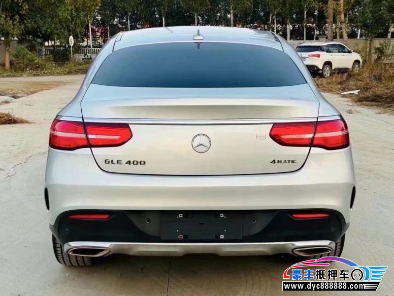 16年奔驰GLE轿车抵押车出售