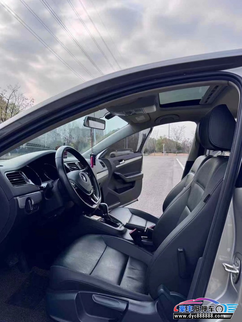 18年大众速腾轿车抵押车出售