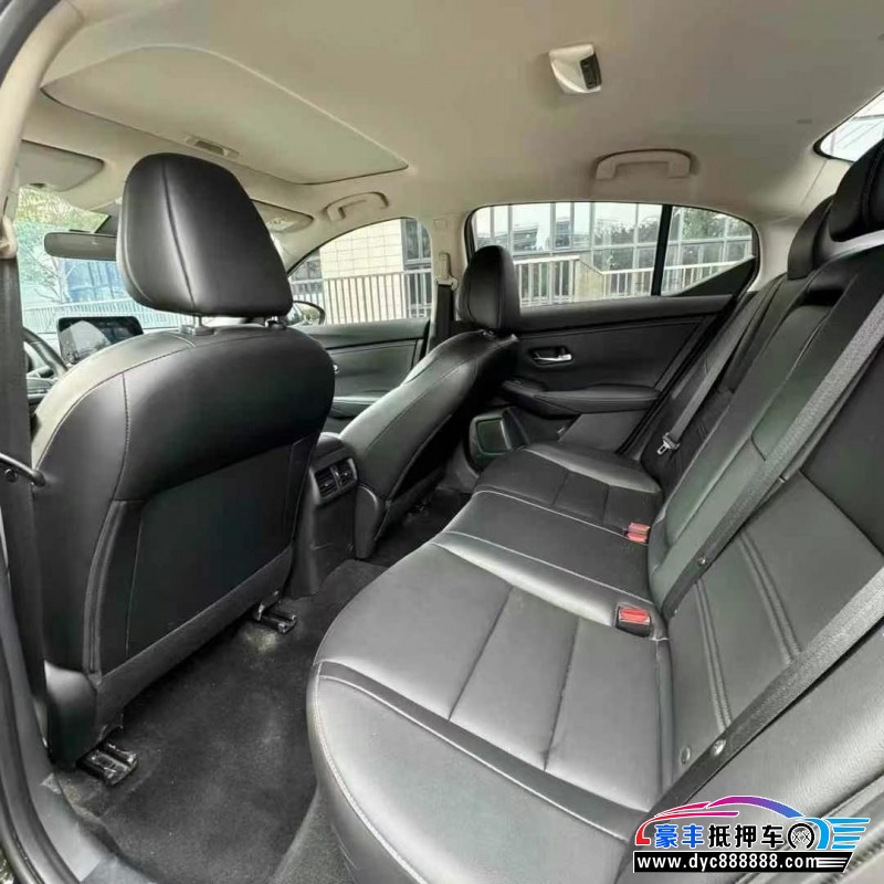 22年日产轩逸轿车抵押车出售