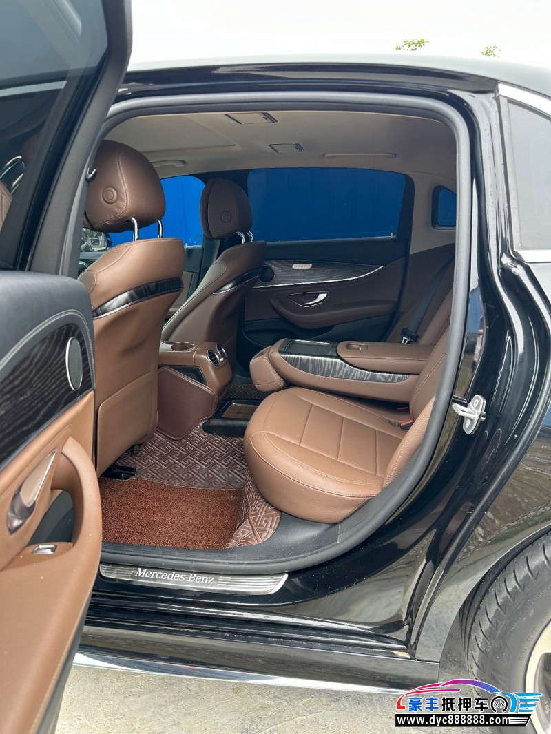 19年奔驰E轿车抵押车出售