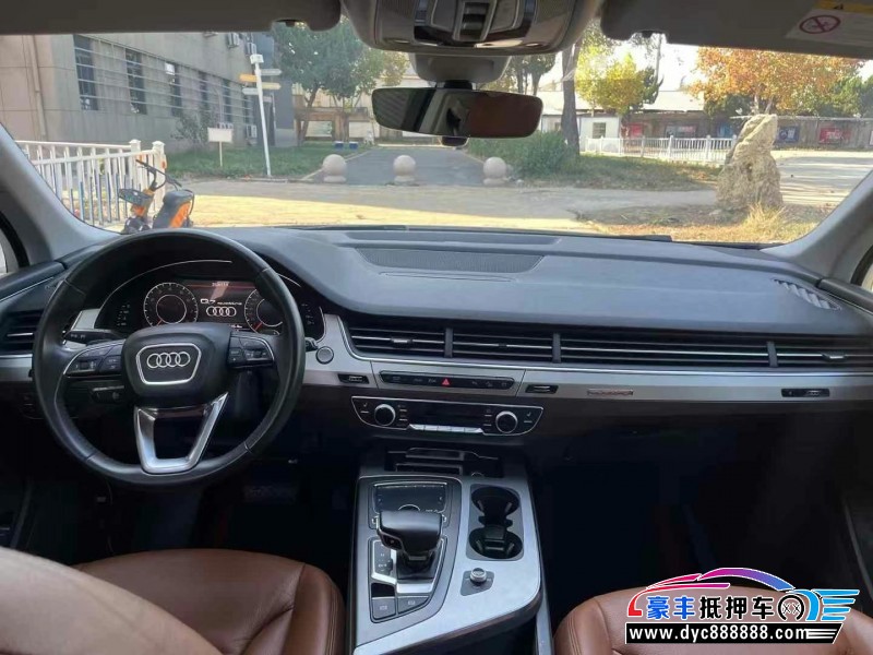 19年奥迪Q7轿车抵押车出售