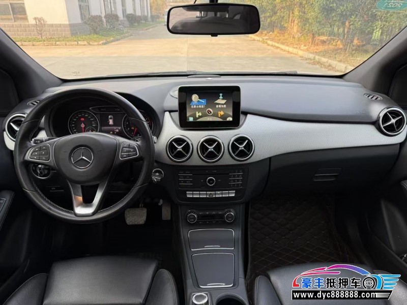 17年奔驰B轿车抵押车出售