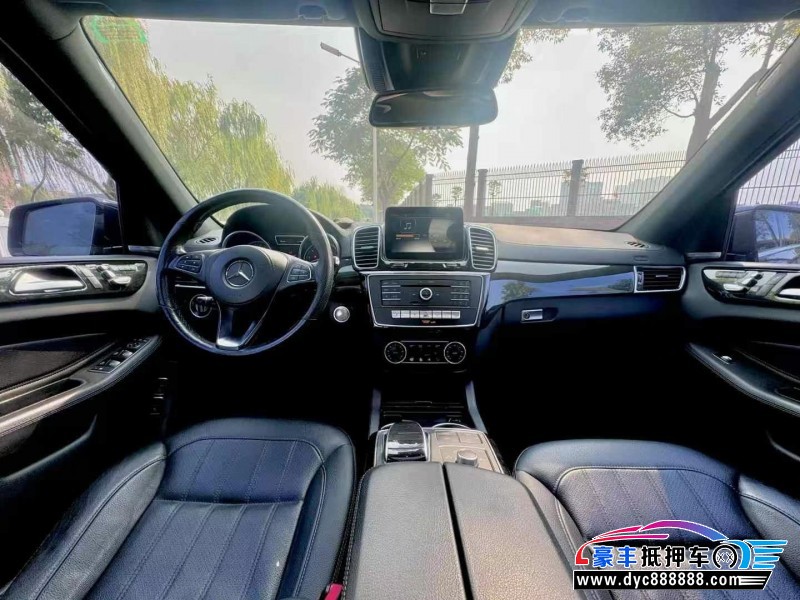 17年奔驰GLS轿车抵押车出售