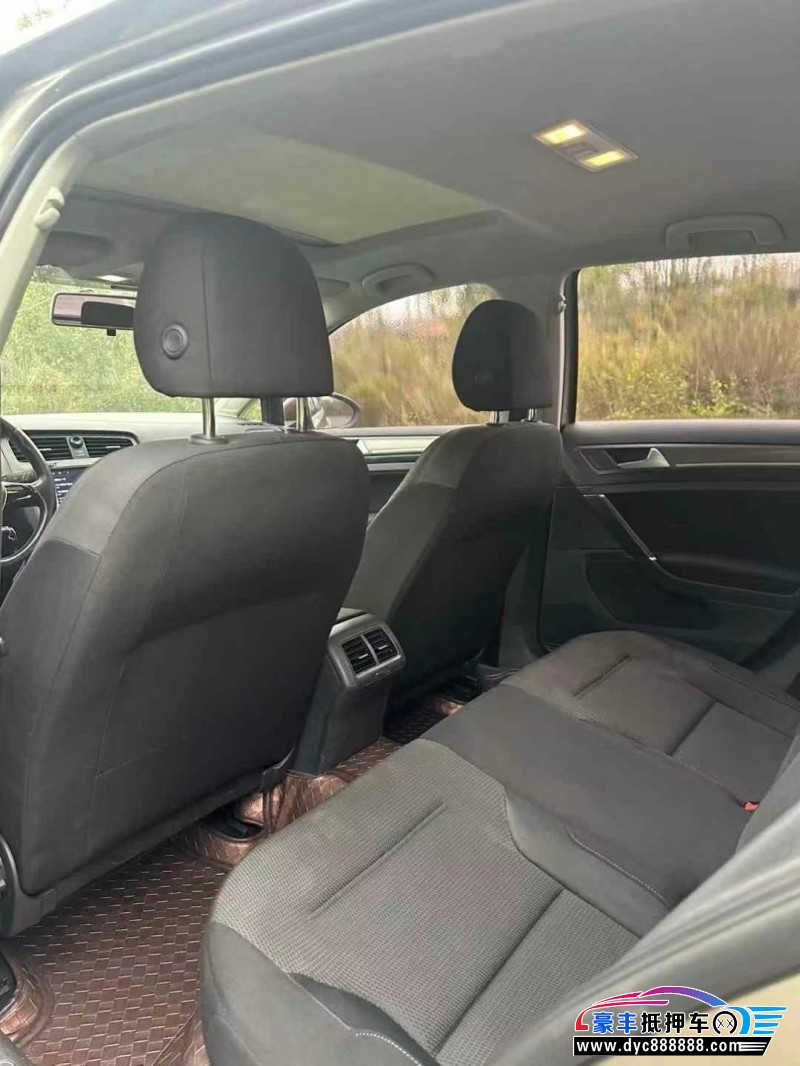 16年大众高尔夫轿车抵押车出售