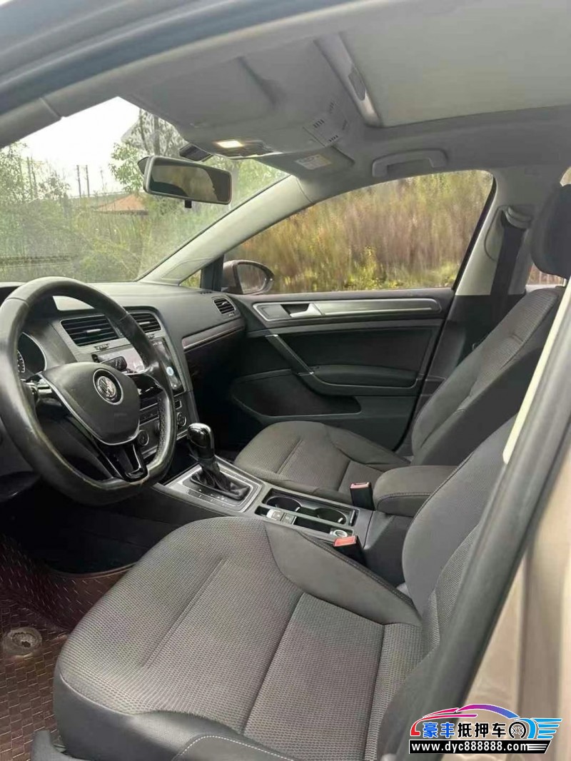 16年大众高尔夫轿车抵押车出售