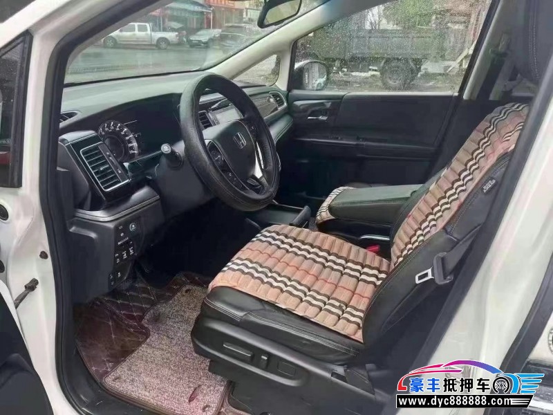 17年本田艾力绅轿车抵押车出售