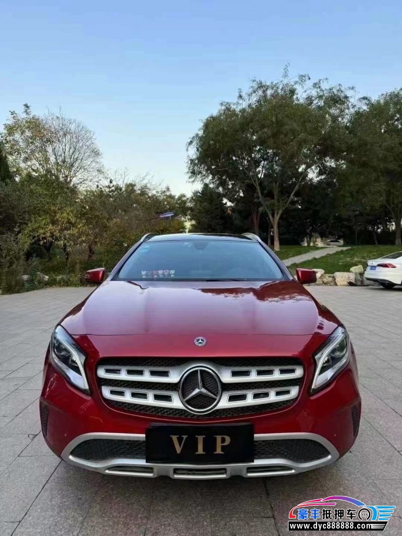 18年奔驰GLA轿车抵押车出售