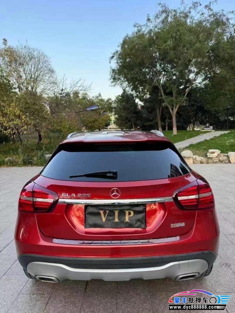 18年奔驰GLA轿车抵押车出售