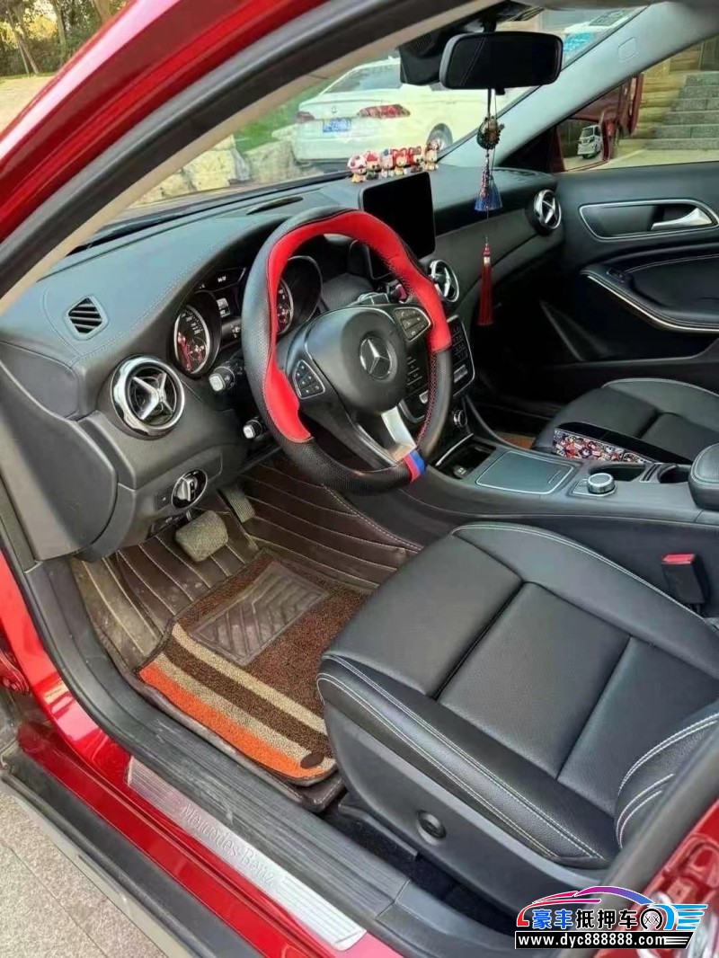 18年奔驰GLA轿车抵押车出售