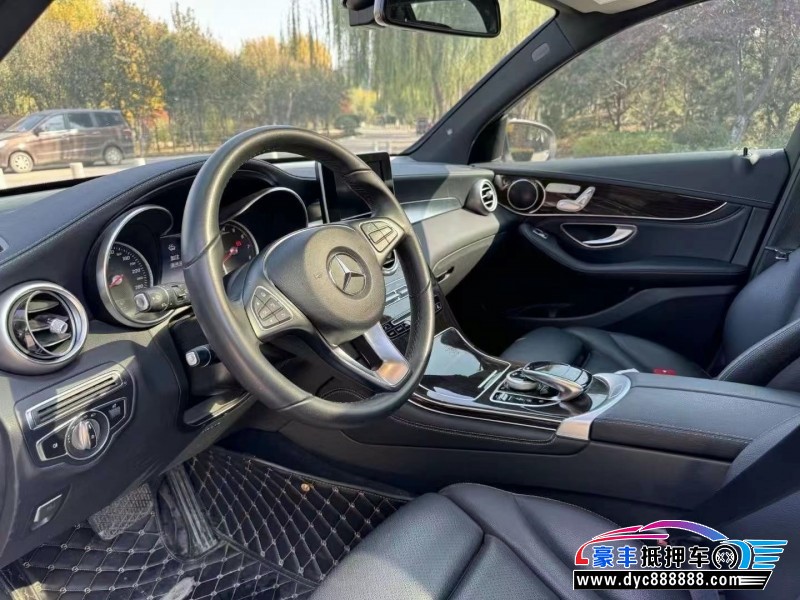 18年奔驰GLC轿车抵押车出售