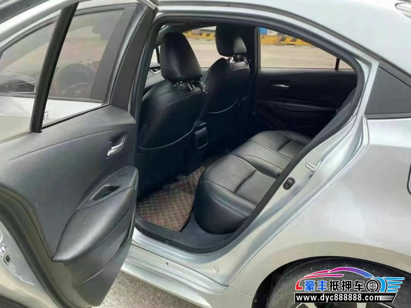 20年丰田雷凌轿车抵押车出售