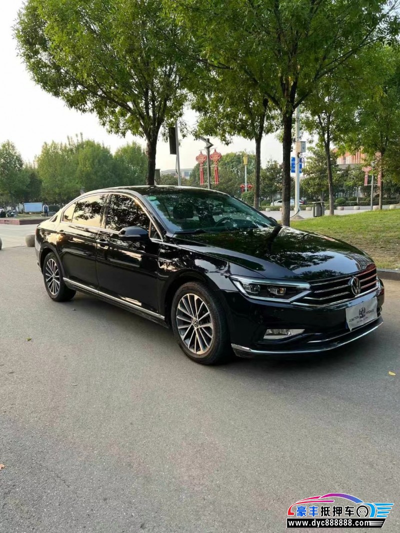 21年大众迈腾轿车抵押车出售