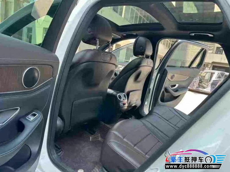 17年奔驰GLC轿车抵押车出售