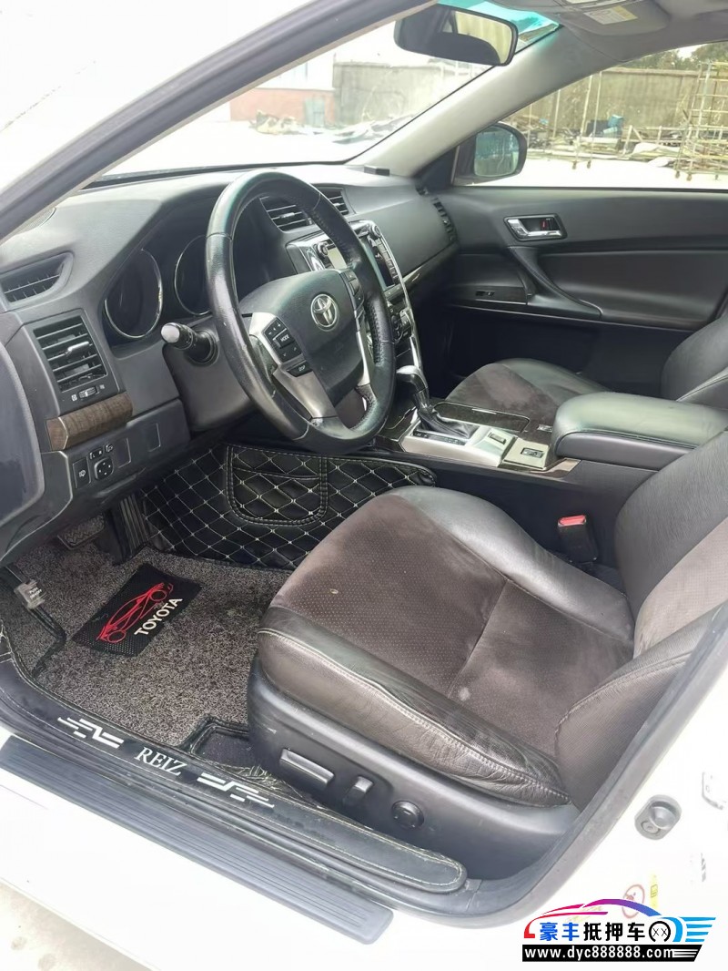 15年丰田锐志轿车抵押车出售