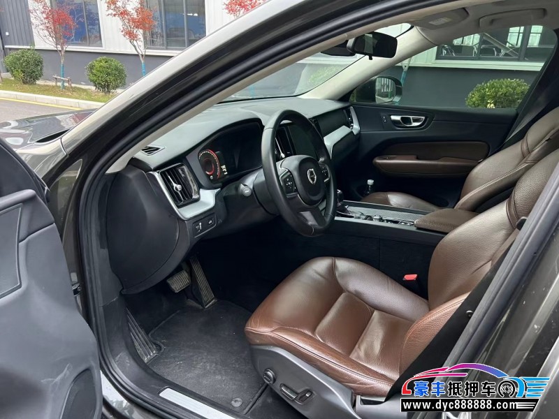 20年沃尔沃XC60轿车抵押车出售