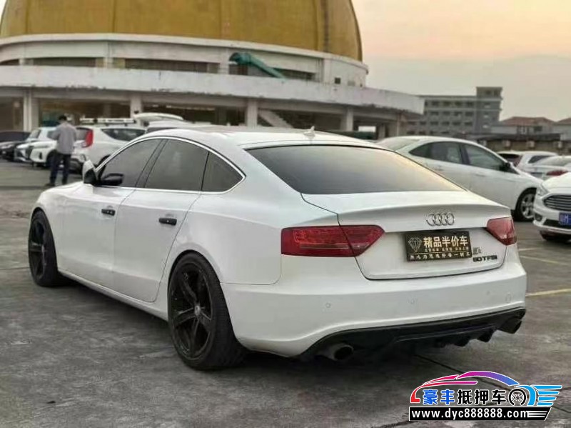 10年奥迪A5轿车抵押车出售