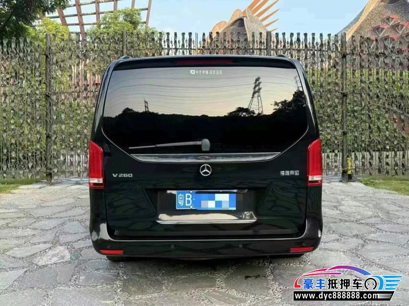 21年奔驰V轿车抵押车出售