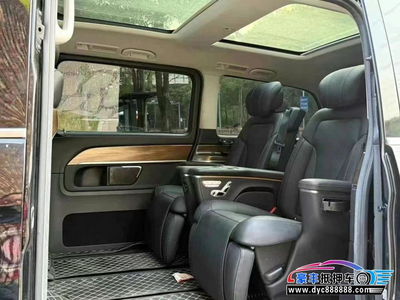 21年奔驰V轿车抵押车出售