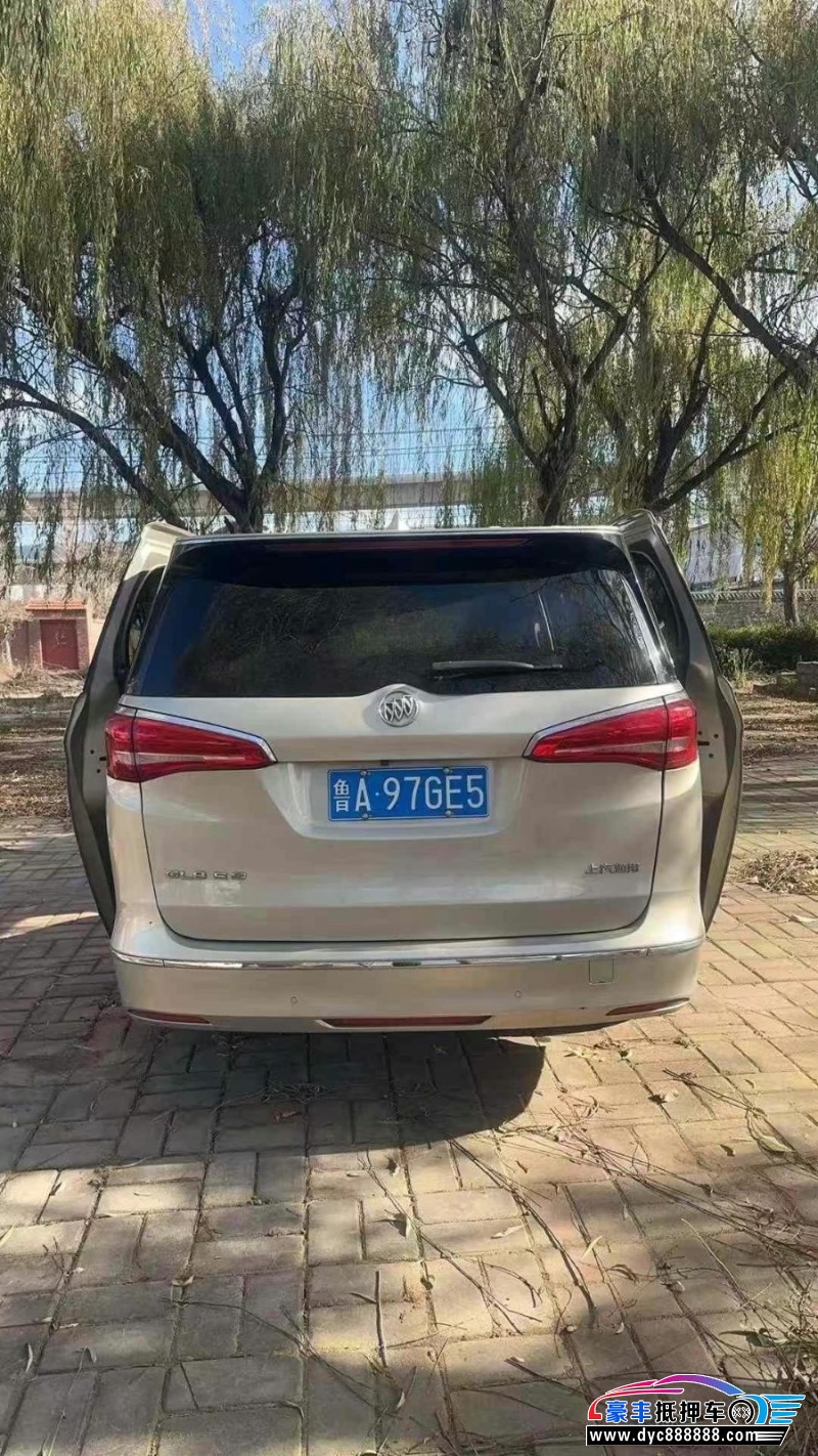 17年别克GL8轿车抵押车出售