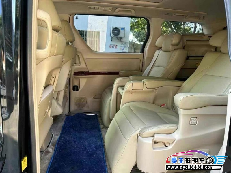 11年丰田埃尔法轿车抵押车出售