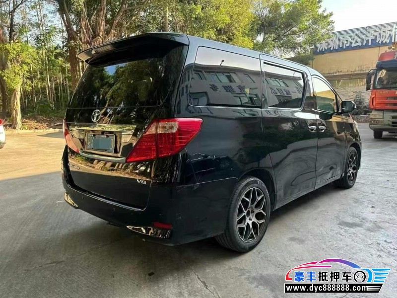 11年丰田埃尔法轿车抵押车出售