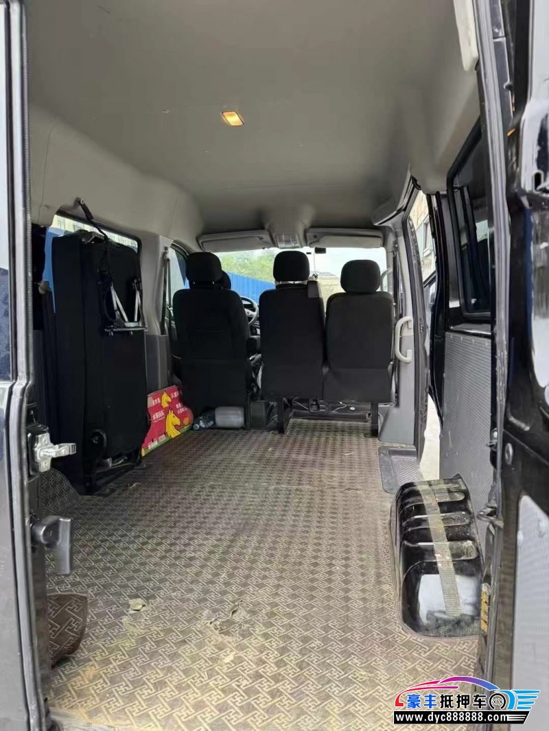 23年上汽大通V80轿车抵押车出售