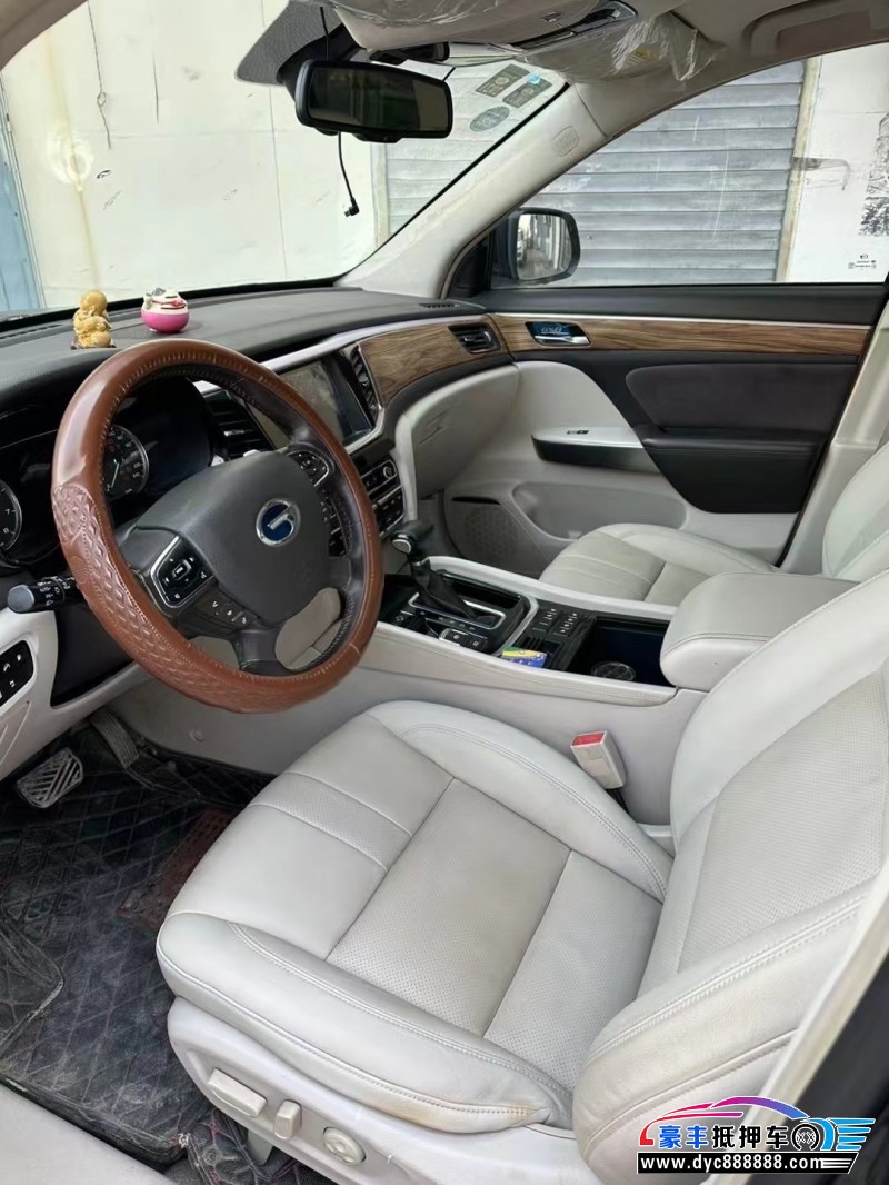 17年传祺GS8轿车抵押车出售