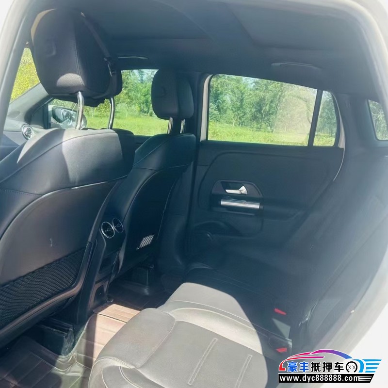 22年奔驰GLA轿车抵押车出售