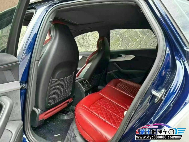 19年奥迪S4轿车抵押车出售