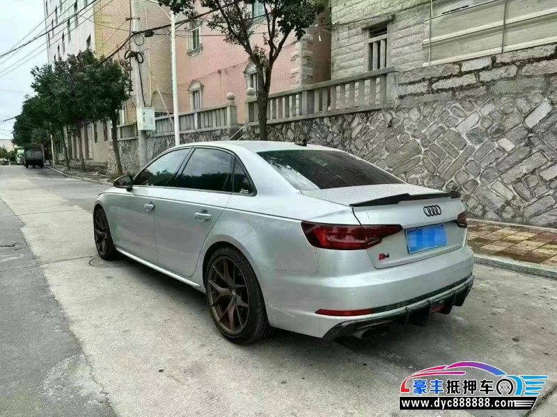 19年奥迪S4轿车抵押车出售