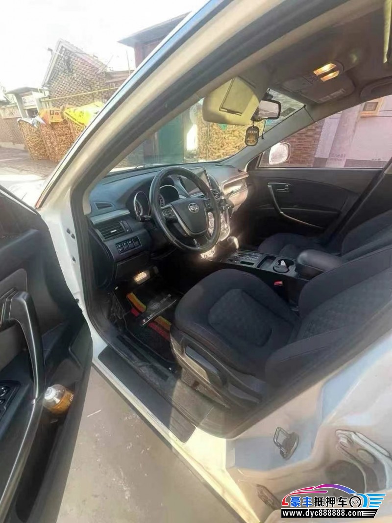 16年奔腾X80轿车抵押车出售