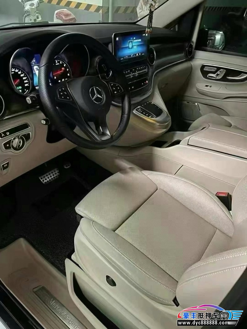 21年奔驰V轿车抵押车出售