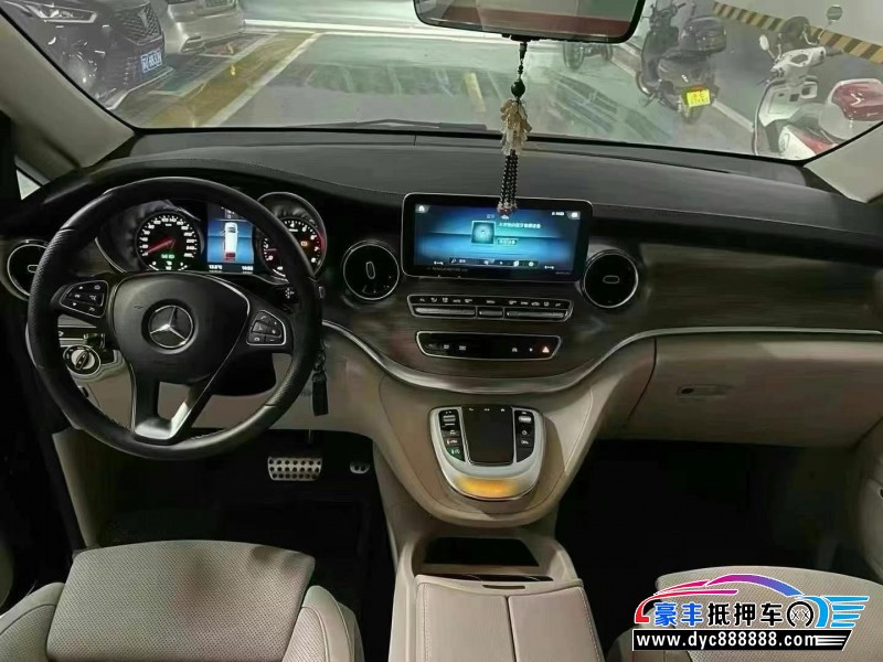 21年奔驰V轿车抵押车出售