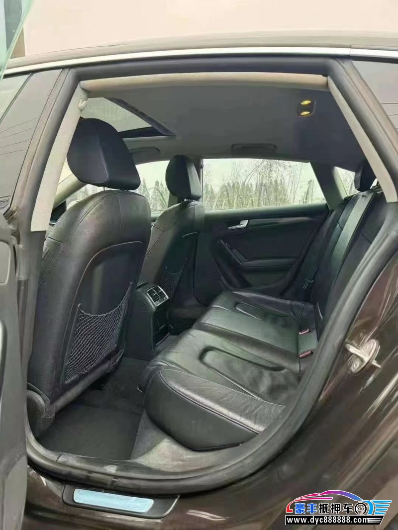 13年奥迪A5轿车抵押车出售