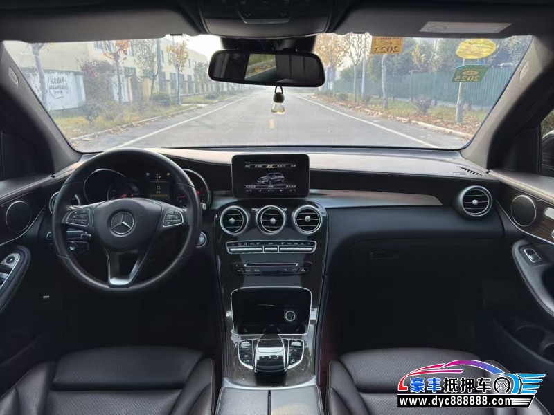 17年奔驰GLC轿车抵押车出售