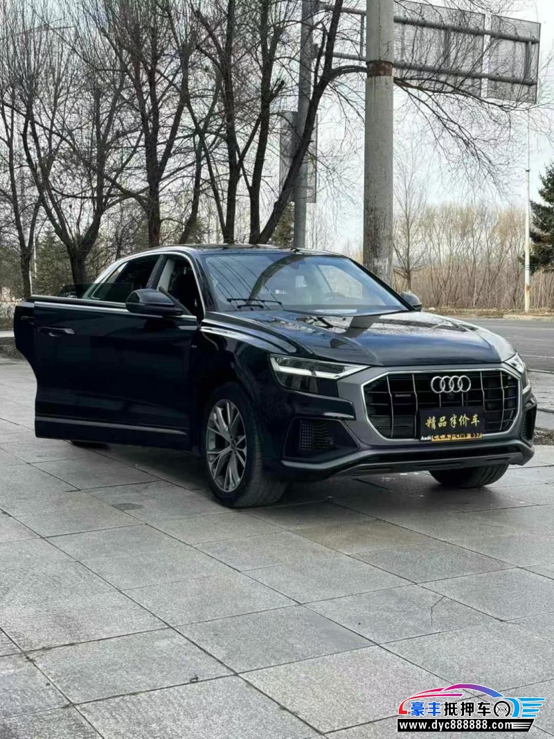 22年奥迪Q8轿车抵押车出售