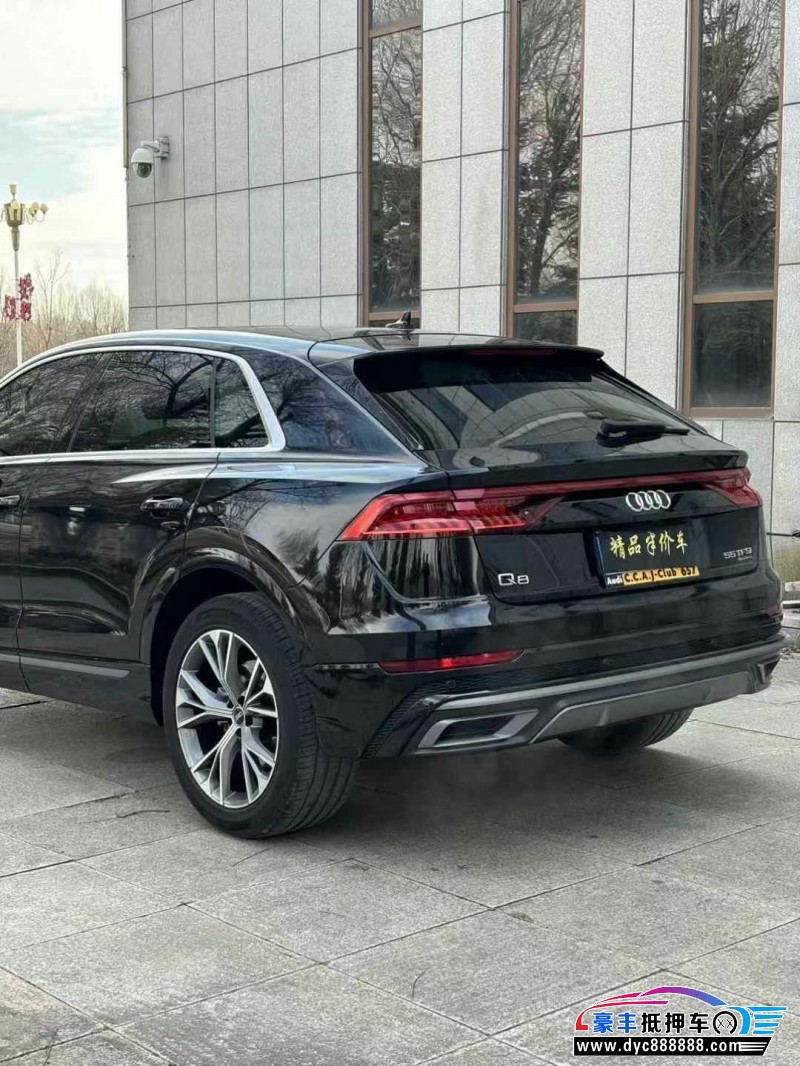 22年奥迪Q8轿车抵押车出售